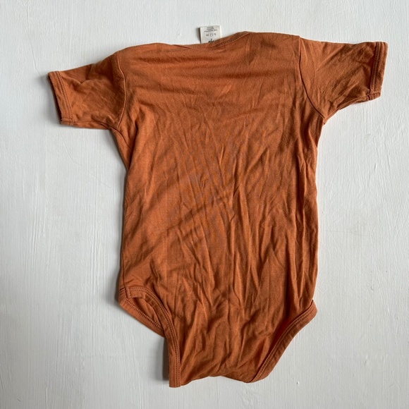 Kate Quinn Orange Bamboo Lap Neck Onesie Bodysuit 6-12 Months - Picture 3 of 3